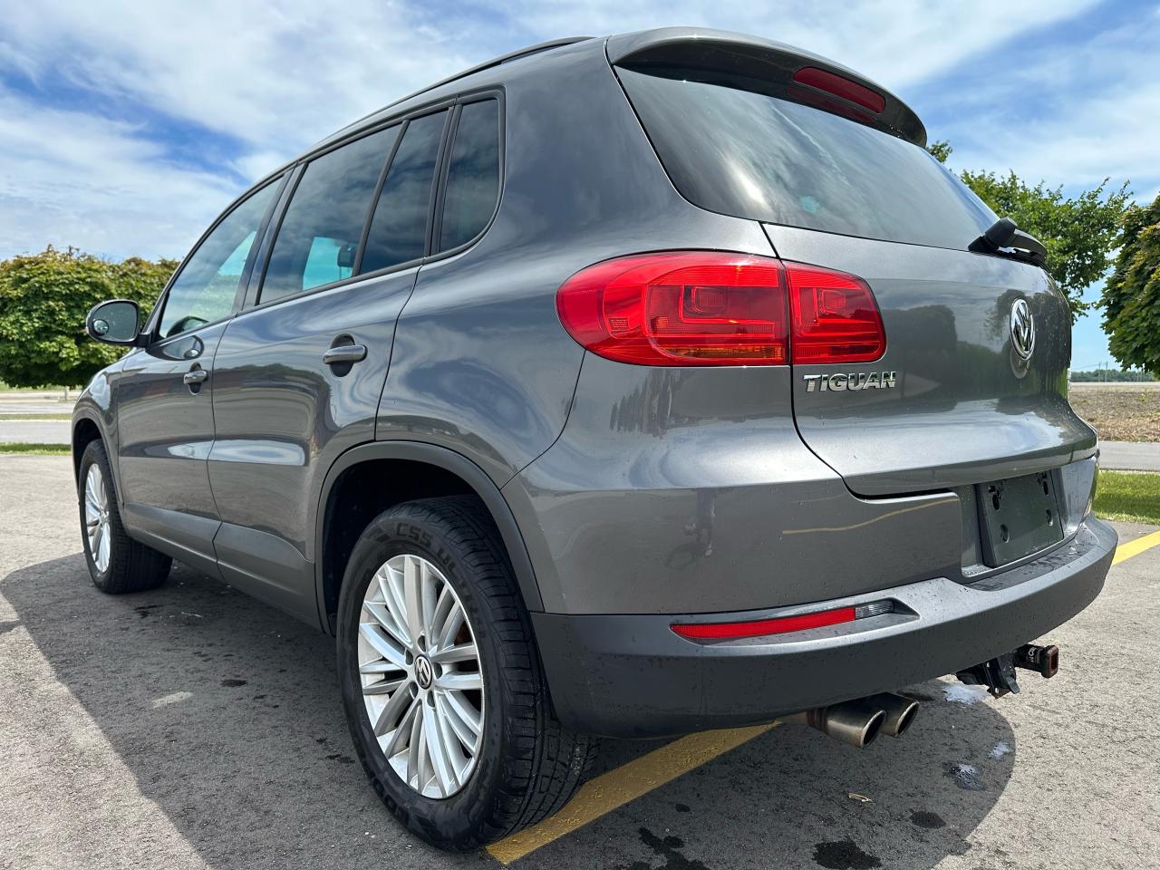 2016 Volkswagen Tiguan COMFORTLINE Photo2