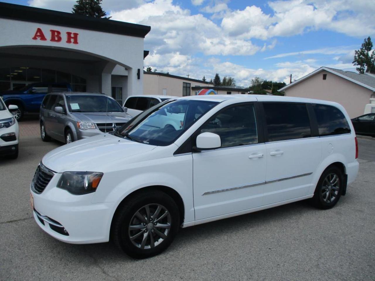 Used 2015 Chrysler Town & Country S for sale in Grand Forks, BC