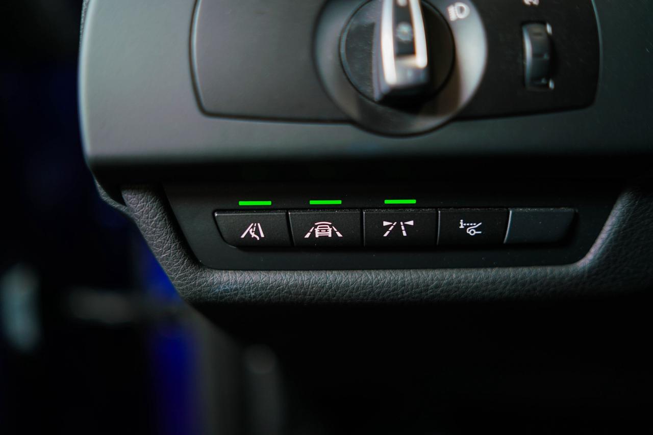 2018 BMW M6 V8 | COUPE | HUD | CARBON FIBER | 20 IN WHEELS Photo