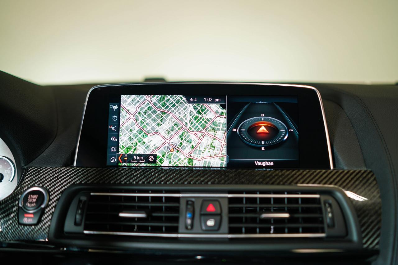 2018 BMW M6 V8 | COUPE | HUD | CARBON FIBER | 20 IN WHEELS Photo