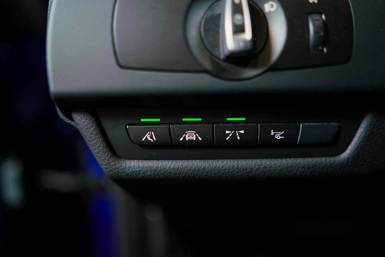 2018 BMW M6 V8 | COUPE | HUD | CARBON FIBER | 20 IN WHEELS Photo