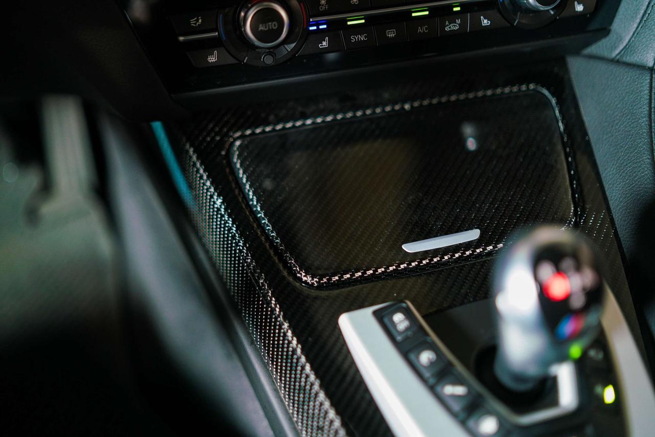 2018 BMW M6 V8 | COUPE | EXECUTIVE PKG | CARBON FIBER | 20 IN Photo