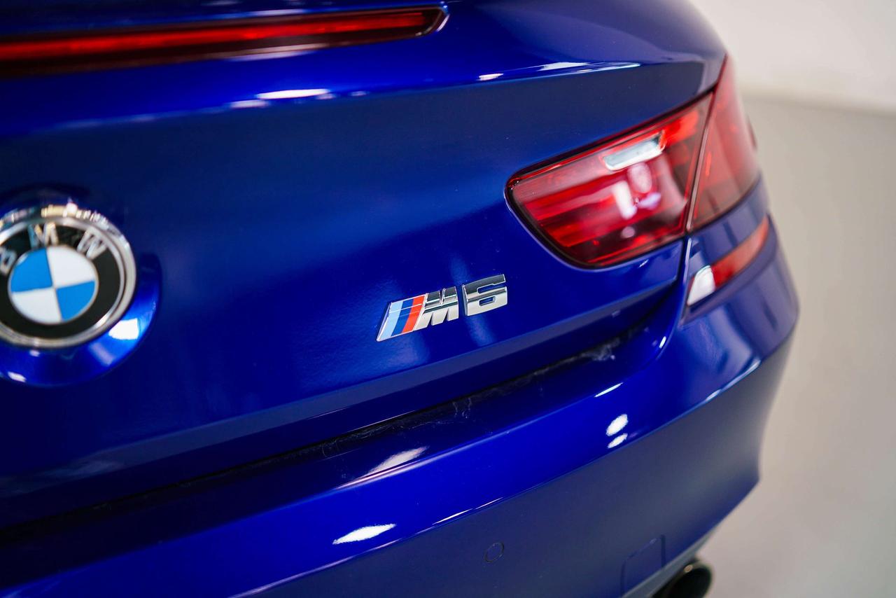 2018 BMW M6 V8 | COUPE | EXECUTIVE PKG | CARBON FIBER | 20 IN Photo