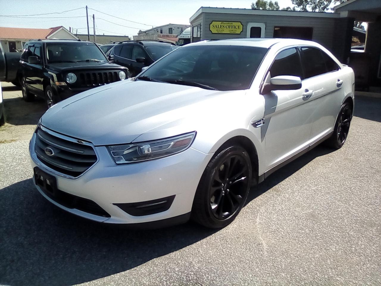 Used 2013 Ford Taurus SEL AWD for sale in Leamington, ON