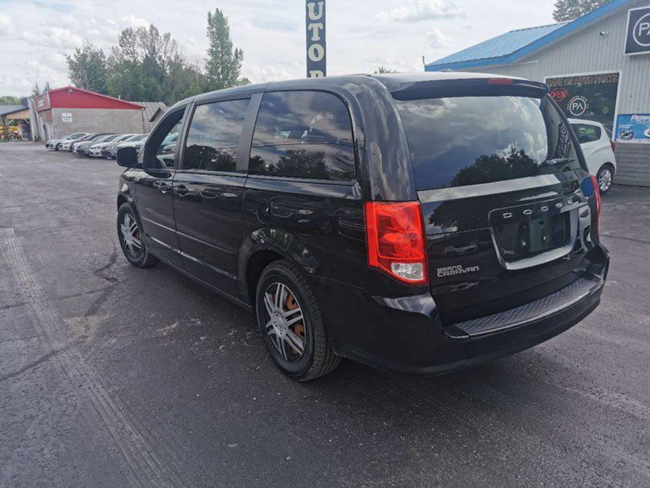 2016 Dodge Grand Caravan SE - Photo #7