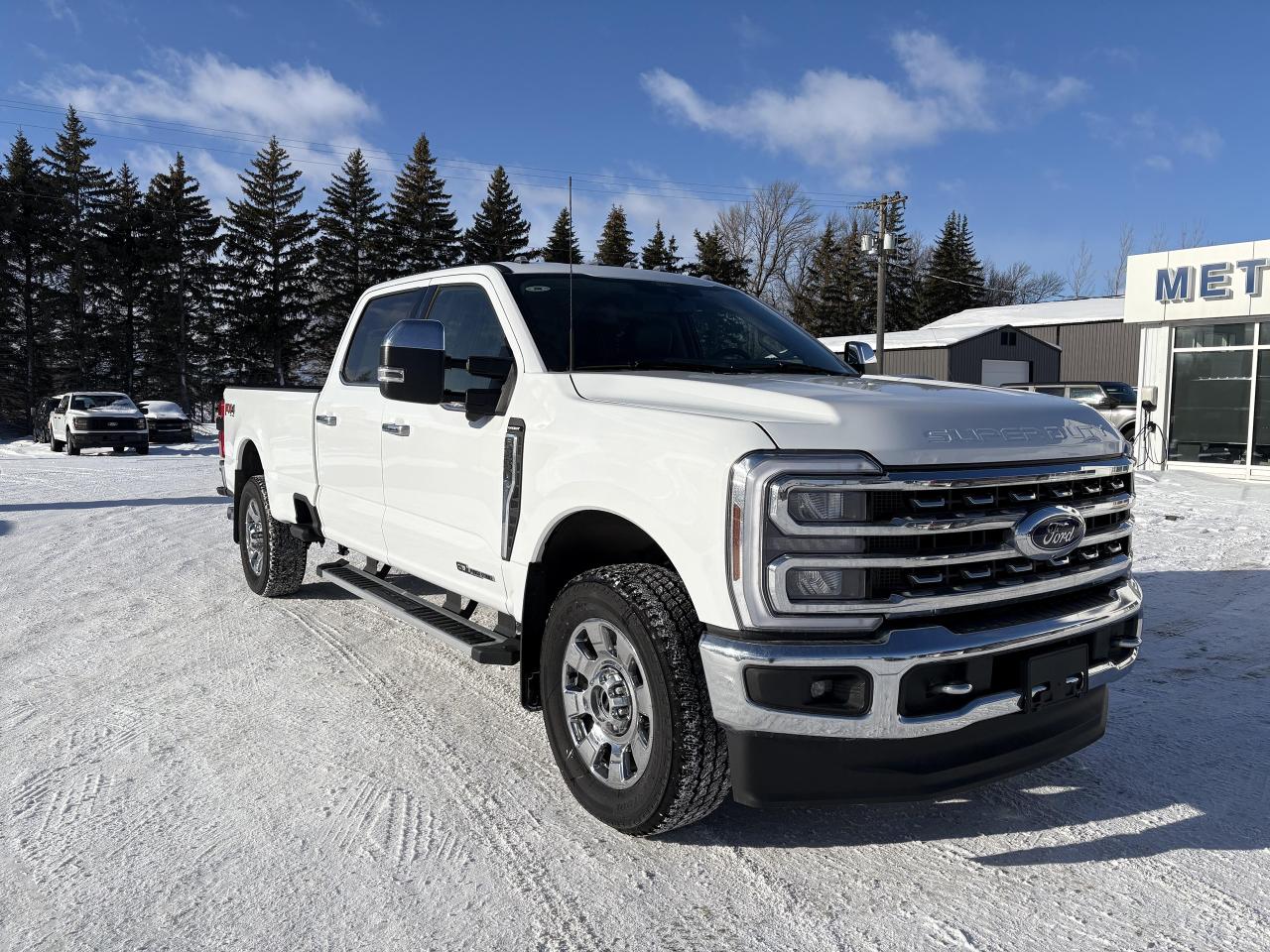 2024 Ford F-350 Super Duty SRW LARIAT 4WD CREW CAB 8' BOX Photo4