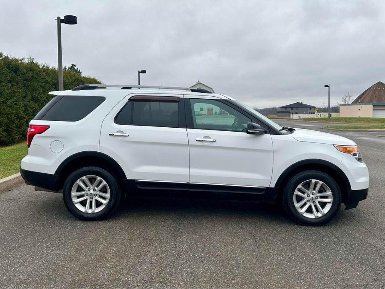 2014 Ford Explorer AWD - 7 Seats Certified Photo4