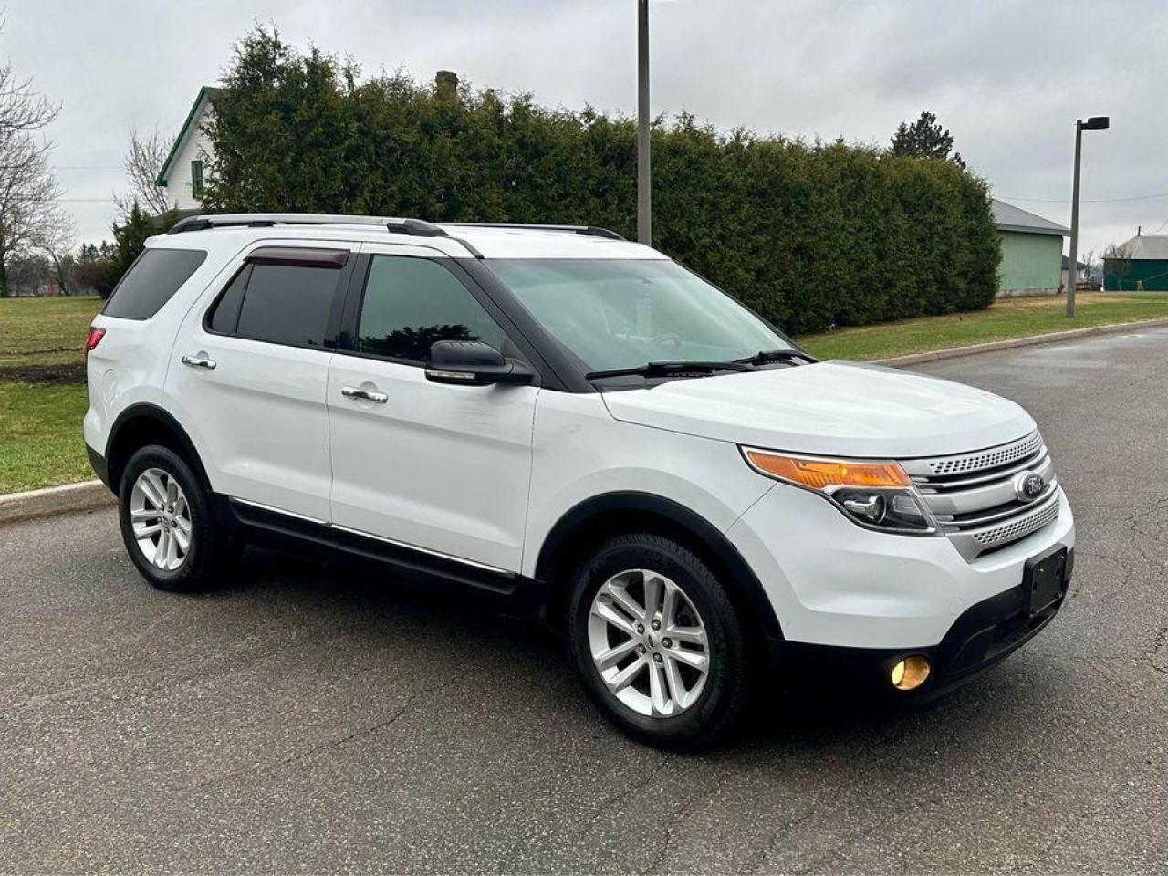 2014 Ford Explorer AWD - 7 Seats Certified - Photo #7