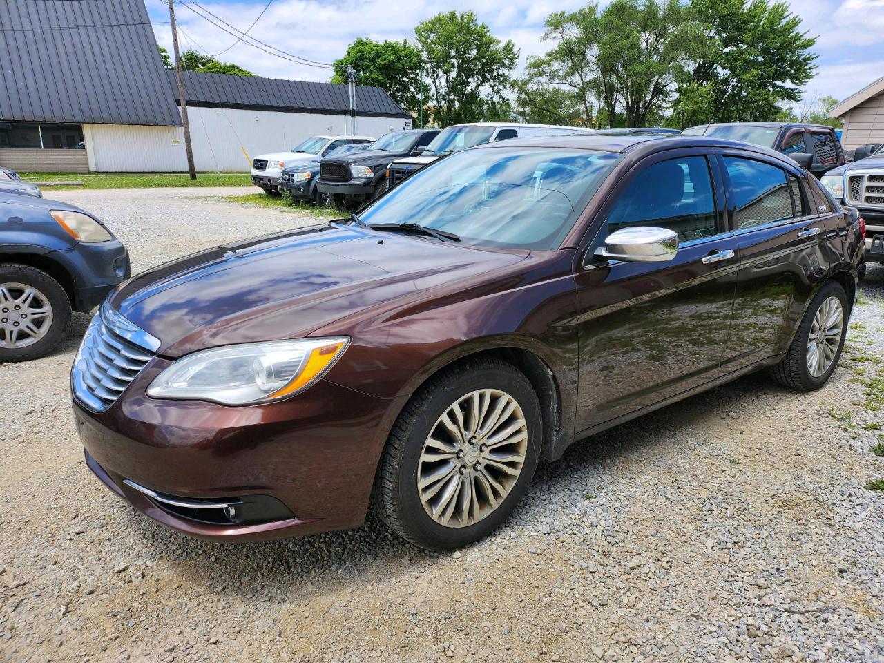 Used 2013 Chrysler 200 4dr Sdn Limited with Safety and Warranty, Financing available for sale in Windsor, ON