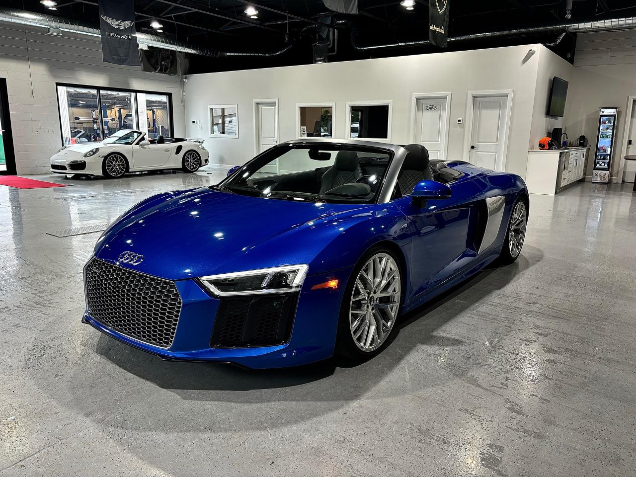 2017 Audi R8 V10 Spider Photo2