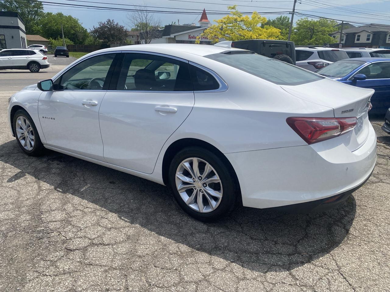 2020 Chevrolet Malibu 4DR SDN LT Photo2