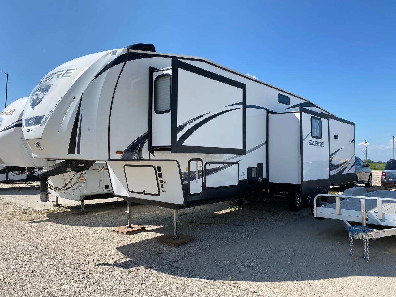 Used 2019 Forest River Sabre 36BHQ (Fifth Wheel) for sale in Elie, MB