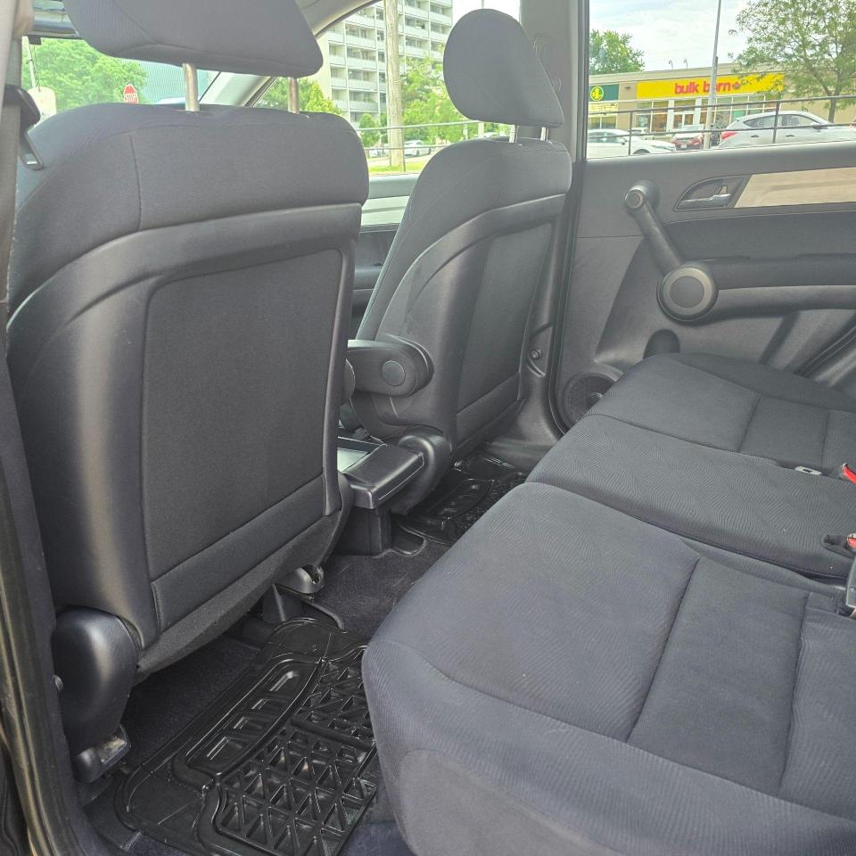 2010 Honda CR-V 2WD 5dr LX - Photo #10