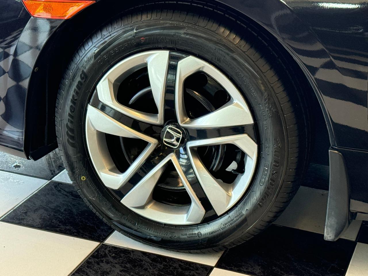 2016 Honda Civic LX+Camera+ApplePlay+New Tires+CLEAN CARFAX Photo47