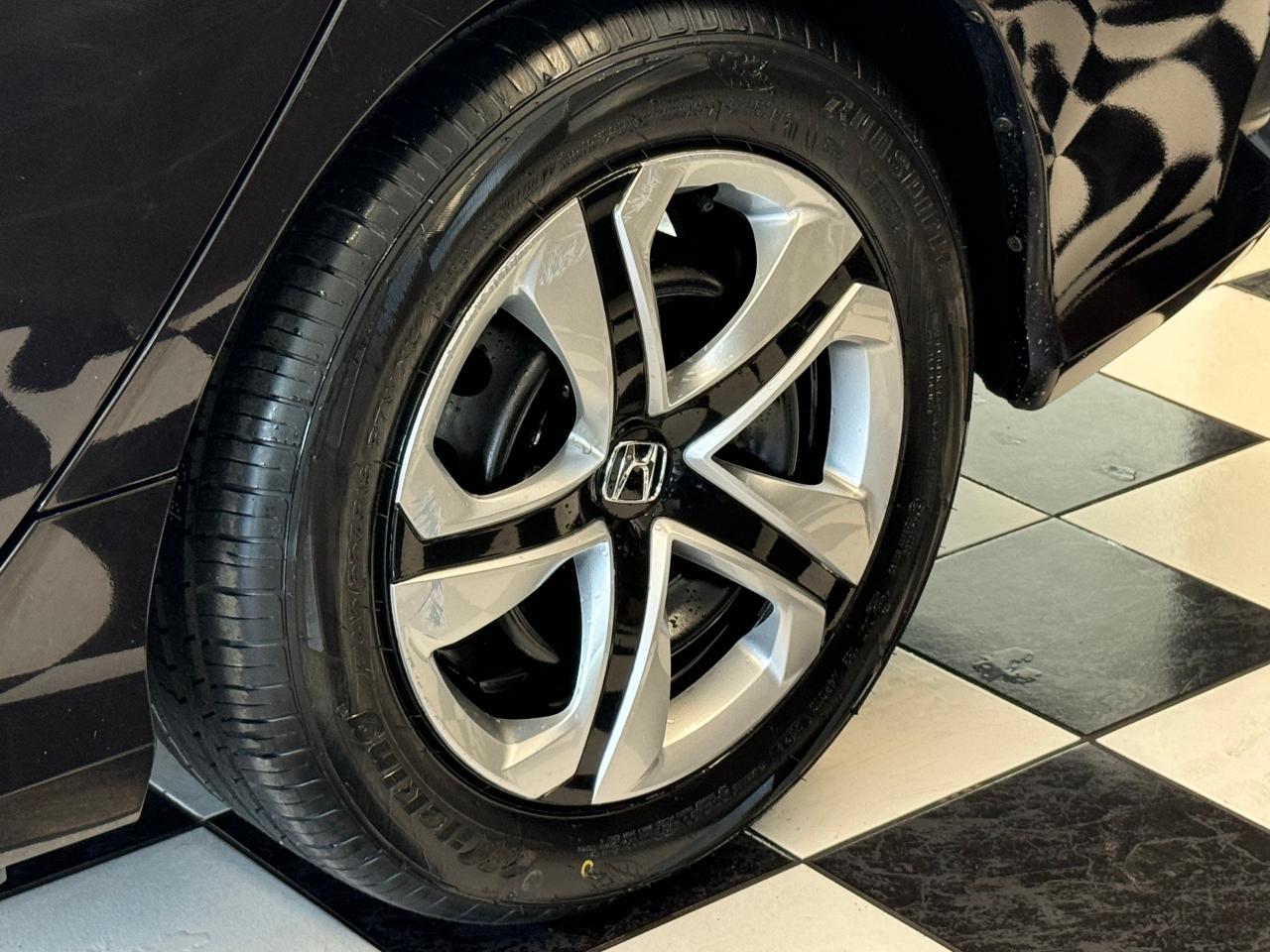 2016 Honda Civic LX+Camera+ApplePlay+New Tires+CLEAN CARFAX Photo107