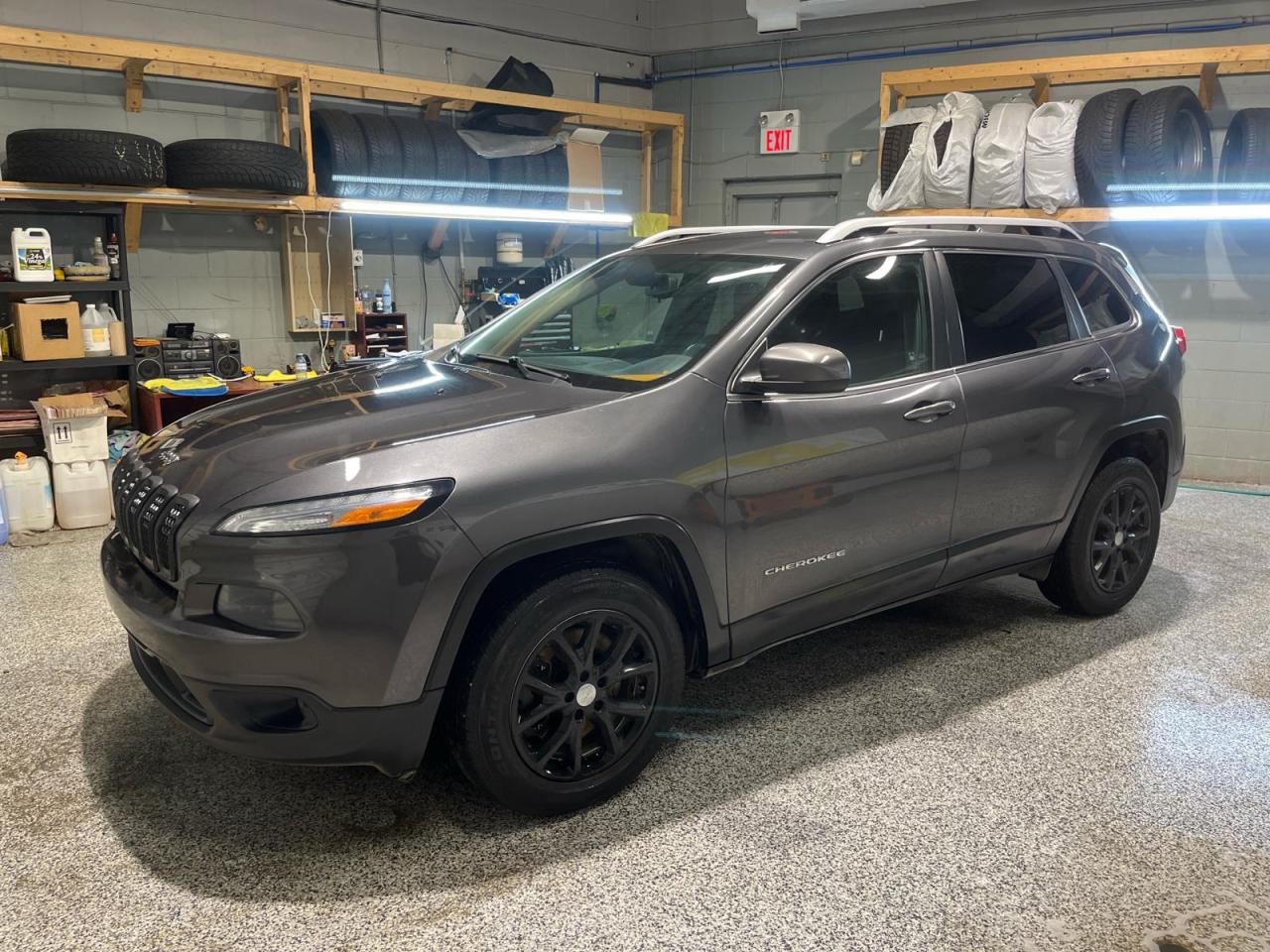 Used 2015 Jeep Cherokee Latitude 4WD * Navigation * Keyless Entry * Power Locks/Windows/Mirrors * Auto Driver/Passenger Window Roll Down * Steering Wheel Controls * Voice Rec for sale in Cambridge, ON