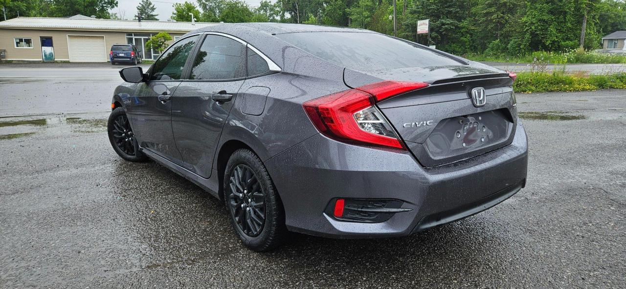 2018 Honda Civic SE - Photo #6