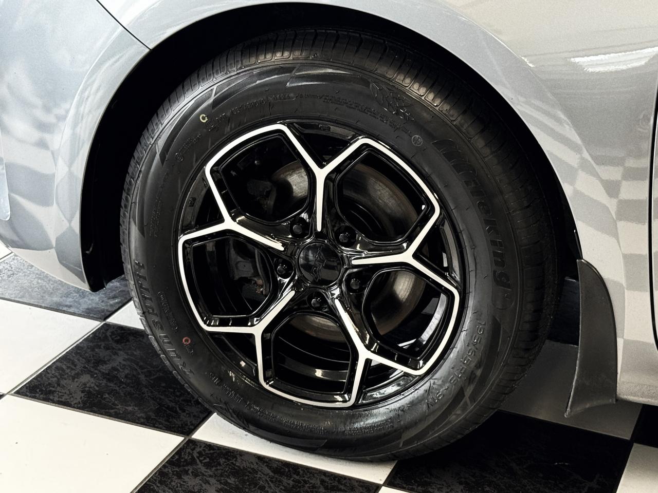 2017 Kia Forte LX+New Tires+Camera+ApplePlay+A/C+Remote Start - Photo #49