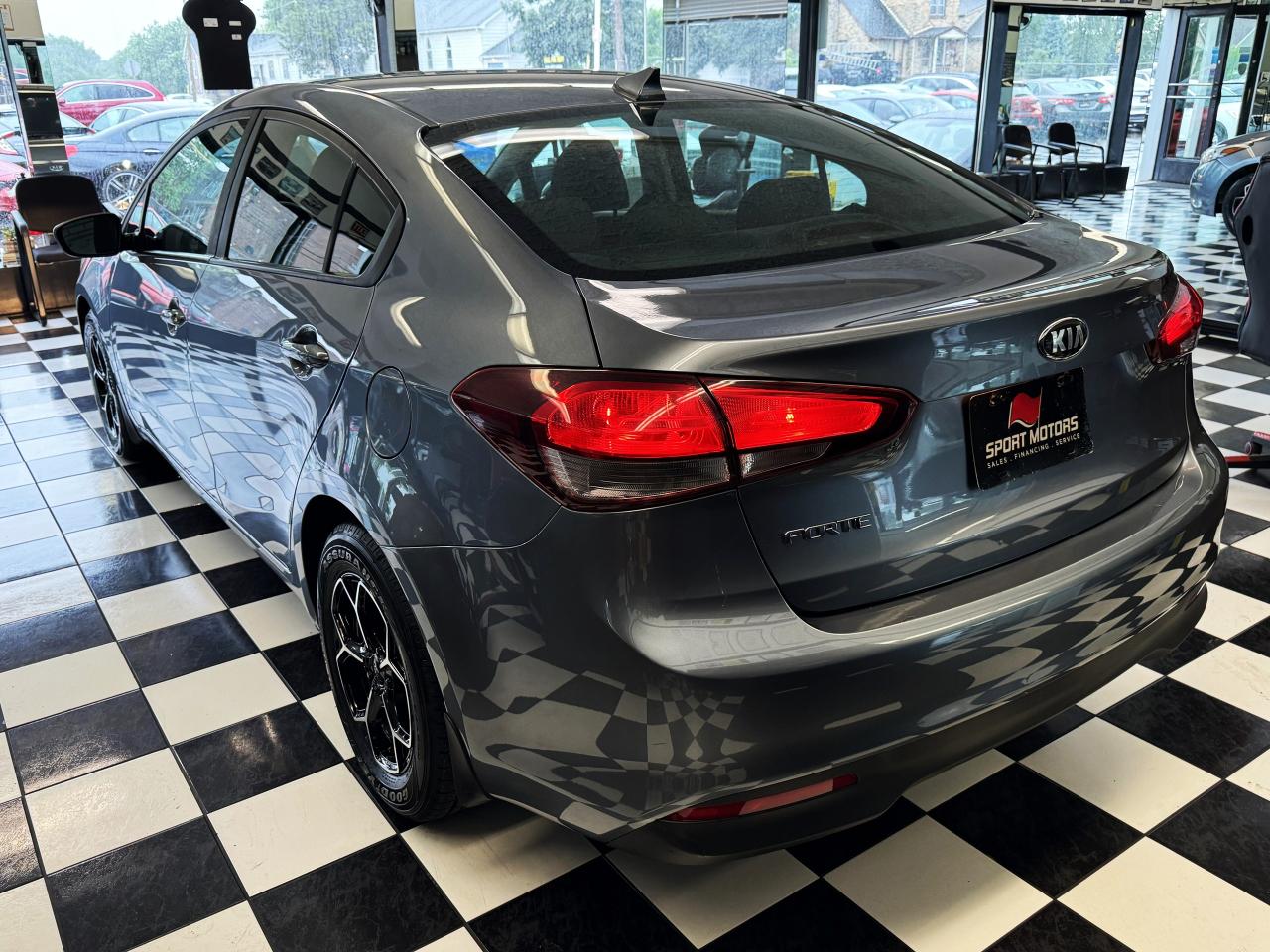 2017 Kia Forte LX+New Tires+Camera+ApplePlay+A/C+Remote Start - Photo #4