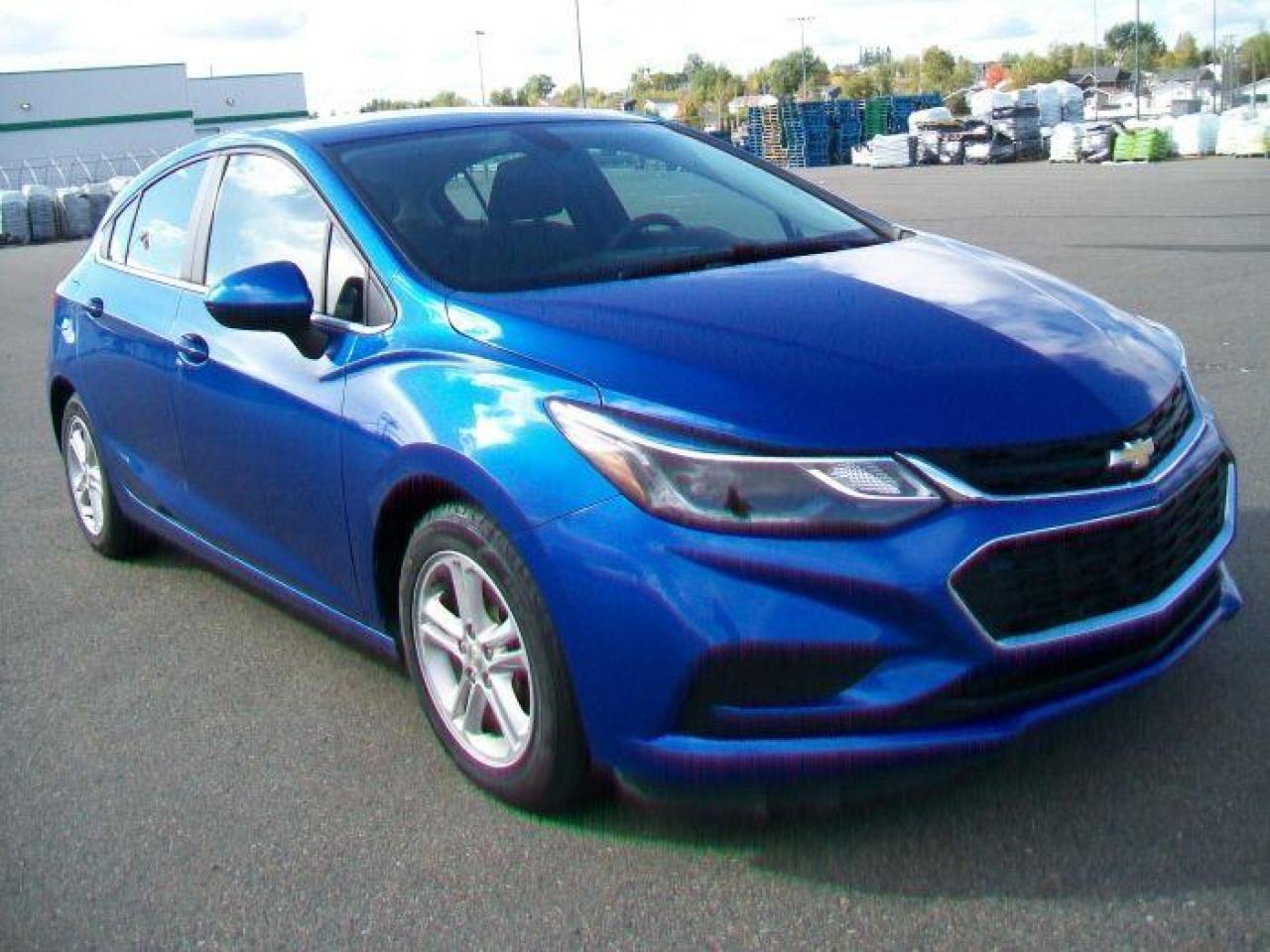 2017 Chevrolet Cruze LT - Photo #2