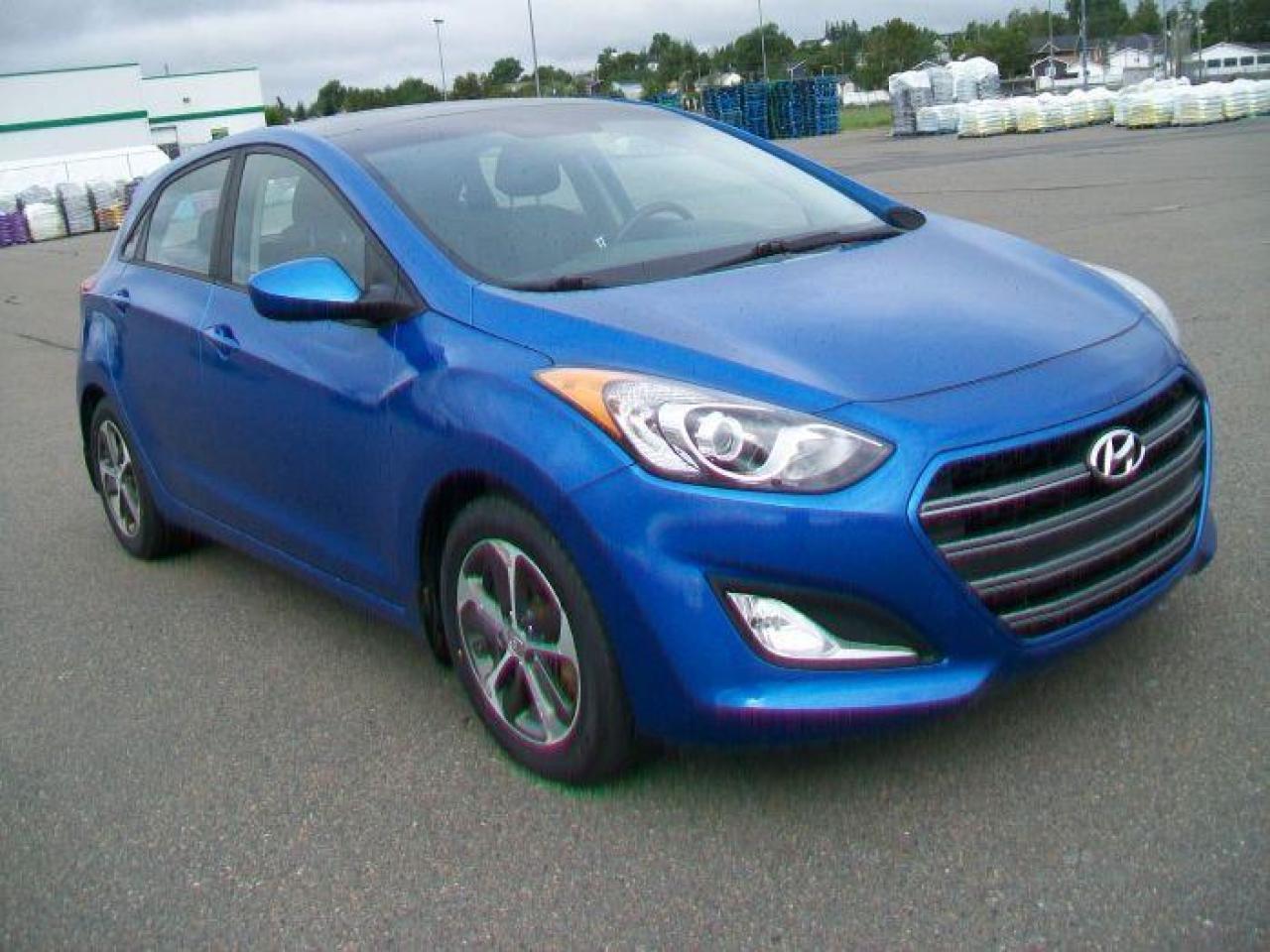 2017 Hyundai Elantra GT SE - Photo #2