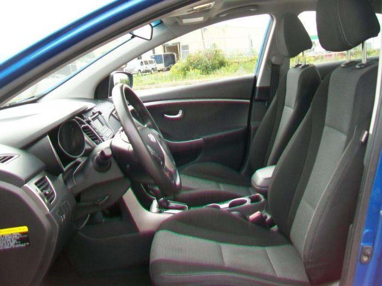 2017 Hyundai Elantra GT SE - Photo #7