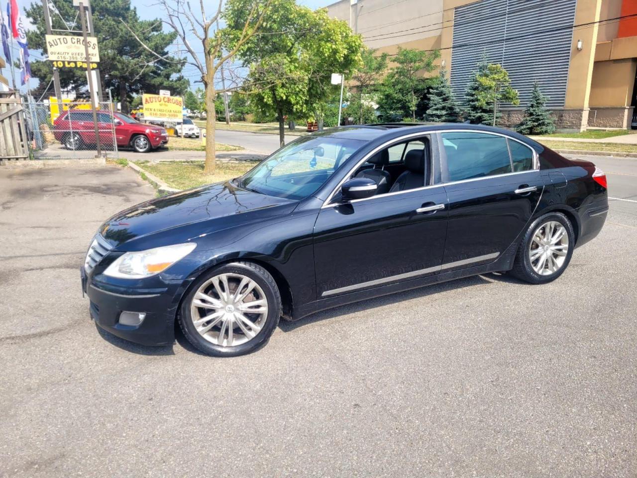 2009 Hyundai Genesis Automatic, 4 door, Leather, Sunroof, good running.