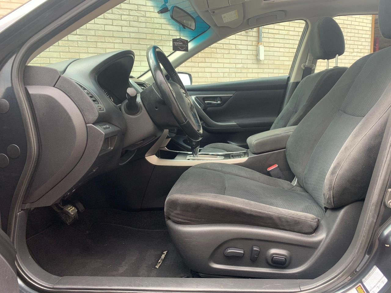 2015 Nissan Altima 2.5 S Photo