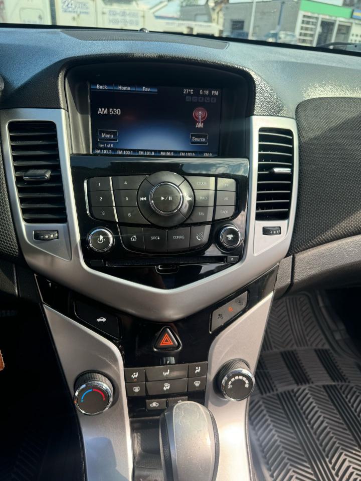 2016 Chevrolet Cruze LT - Photo #15