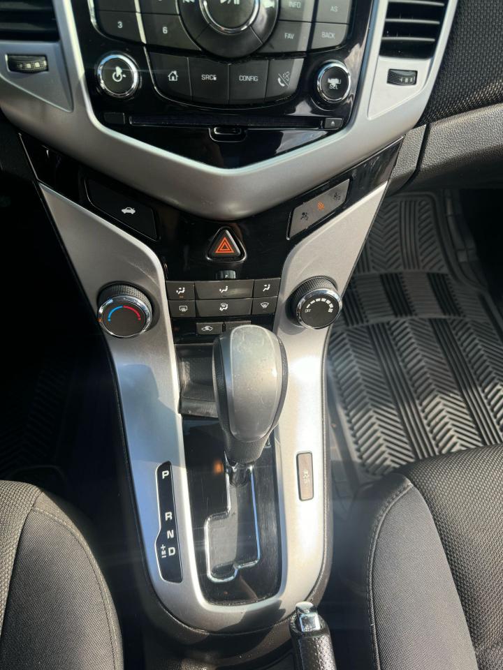 2016 Chevrolet Cruze LT - Photo #14