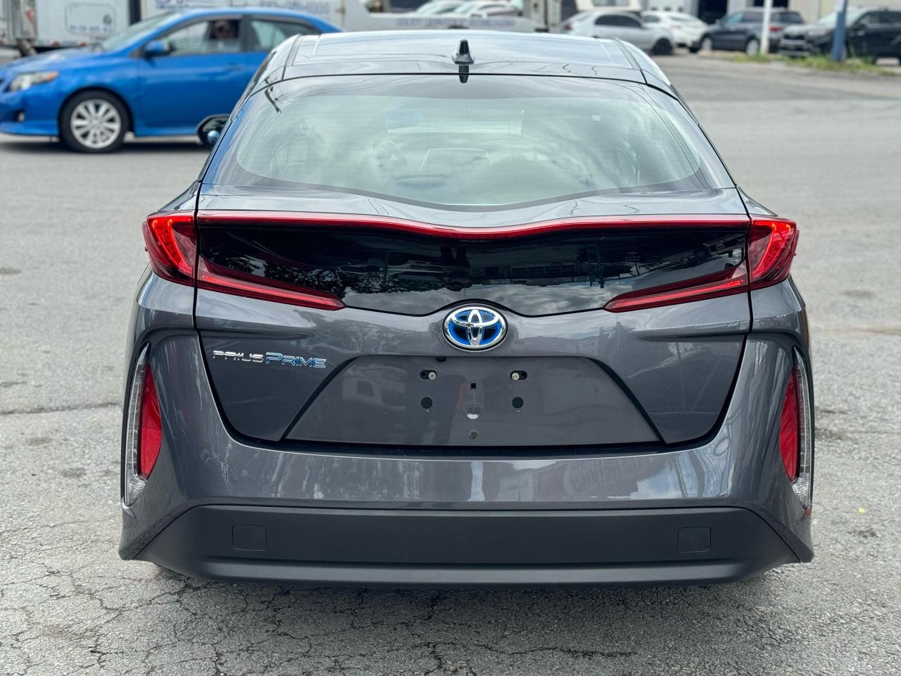 2022 Toyota Prius  - Photo #5