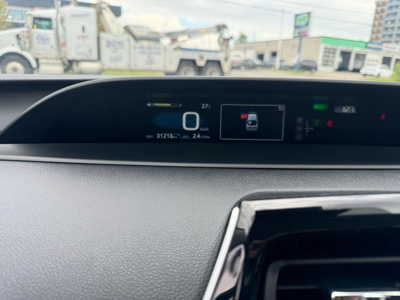 2022 Toyota Prius  - Photo #17