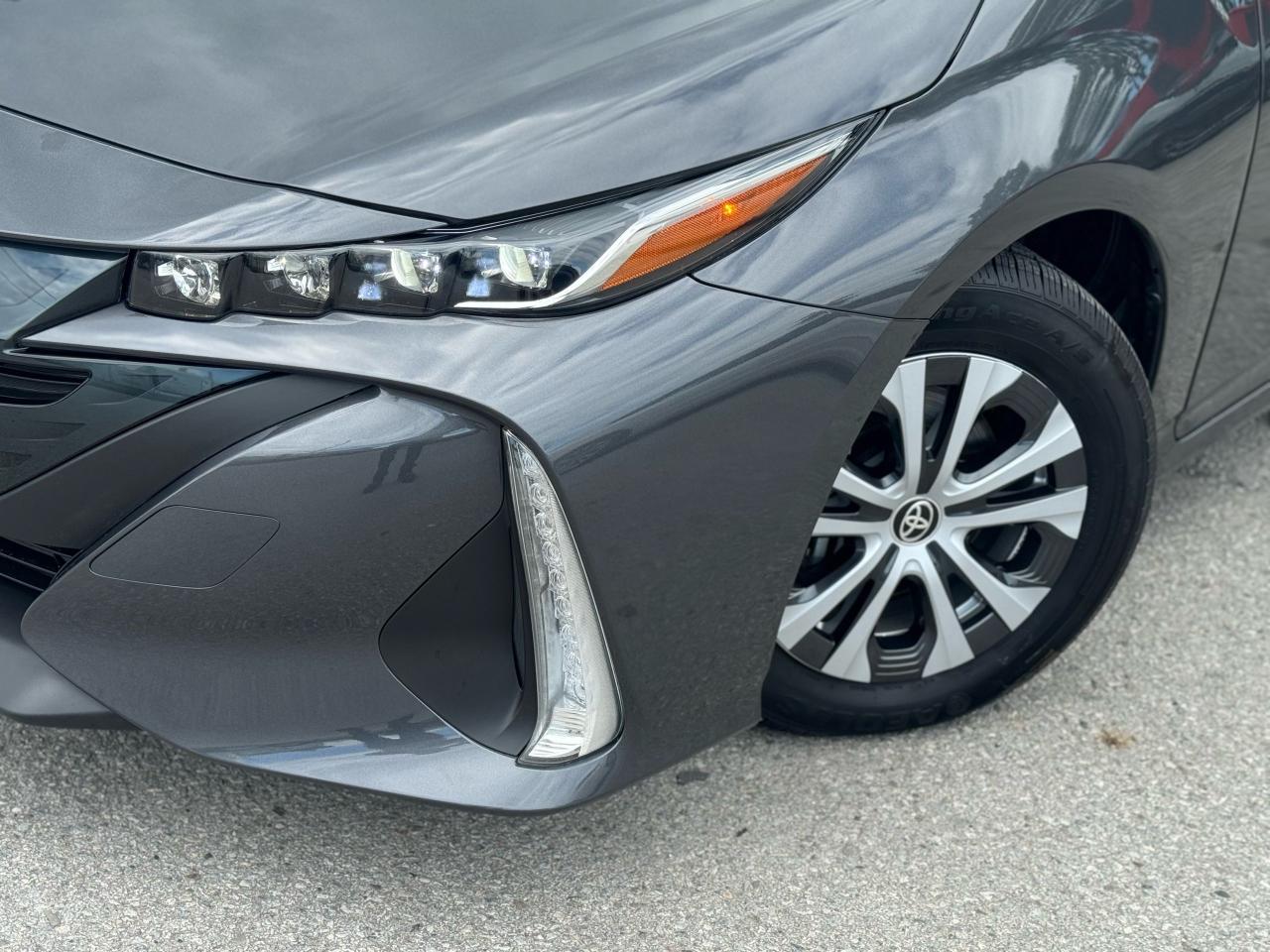 2022 Toyota Prius  - Photo #8