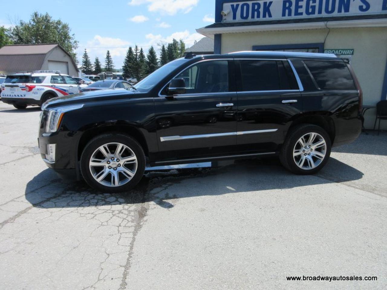 2018 Cadillac Escalade LOADED PREMIUM-MODEL 7 PASSENGER 6.2L - V8.. 4X4.. CAPTAINS.. 3RD ROW.. NAVIGATION.. DVD PLAYER.. SUNROOF.. LEATHER.. HEATED SEATS & WHEEL.. Photo2