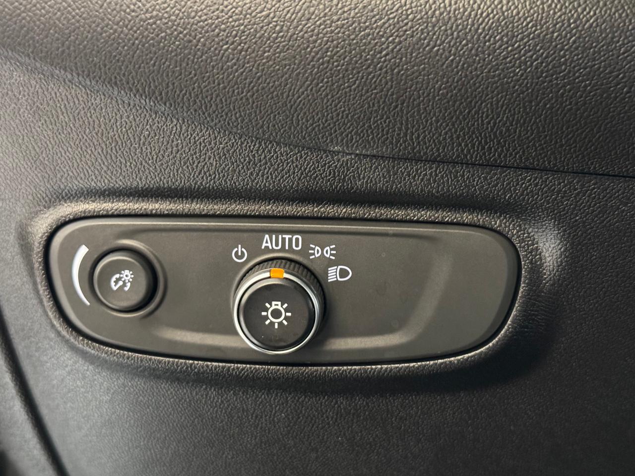 2018 Chevrolet Equinox LS AWD+Camera+ApplePlay+Remote Start+ACCIDENT FREE - Photo #46