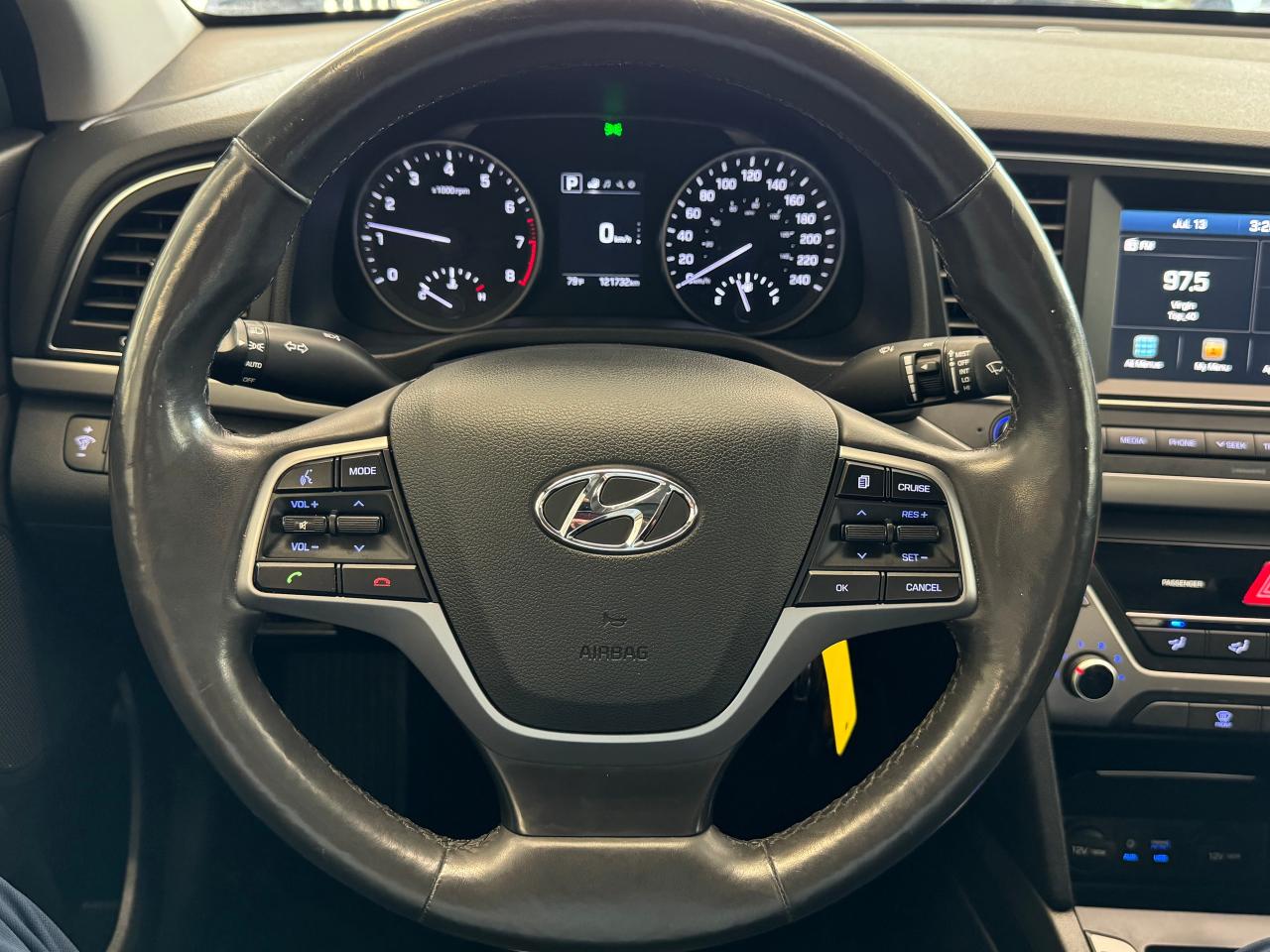 2017 Hyundai Elantra GL+ApplePlay+BSM+Camera+Heated Seats+ACCIDENT FREE - Photo #11
