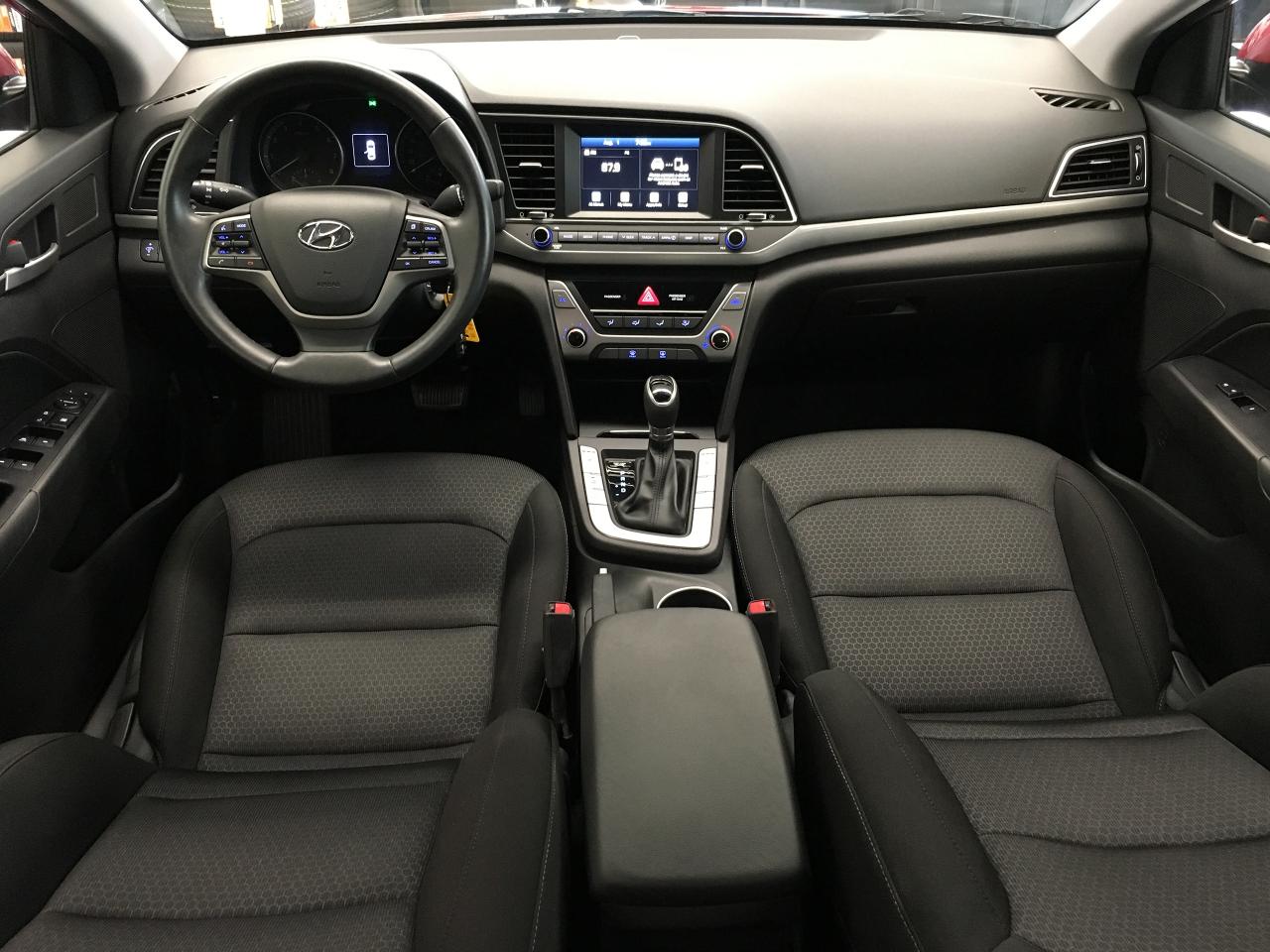 2017 Hyundai Elantra GL+ApplePlay+BSM+Camera+Heated Seats+ACCIDENT FREE - Photo #2