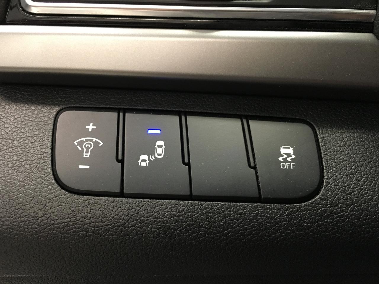 2017 Hyundai Elantra GL+ApplePlay+BSM+Camera+Heated Seats+ACCIDENT FREE - Photo #47