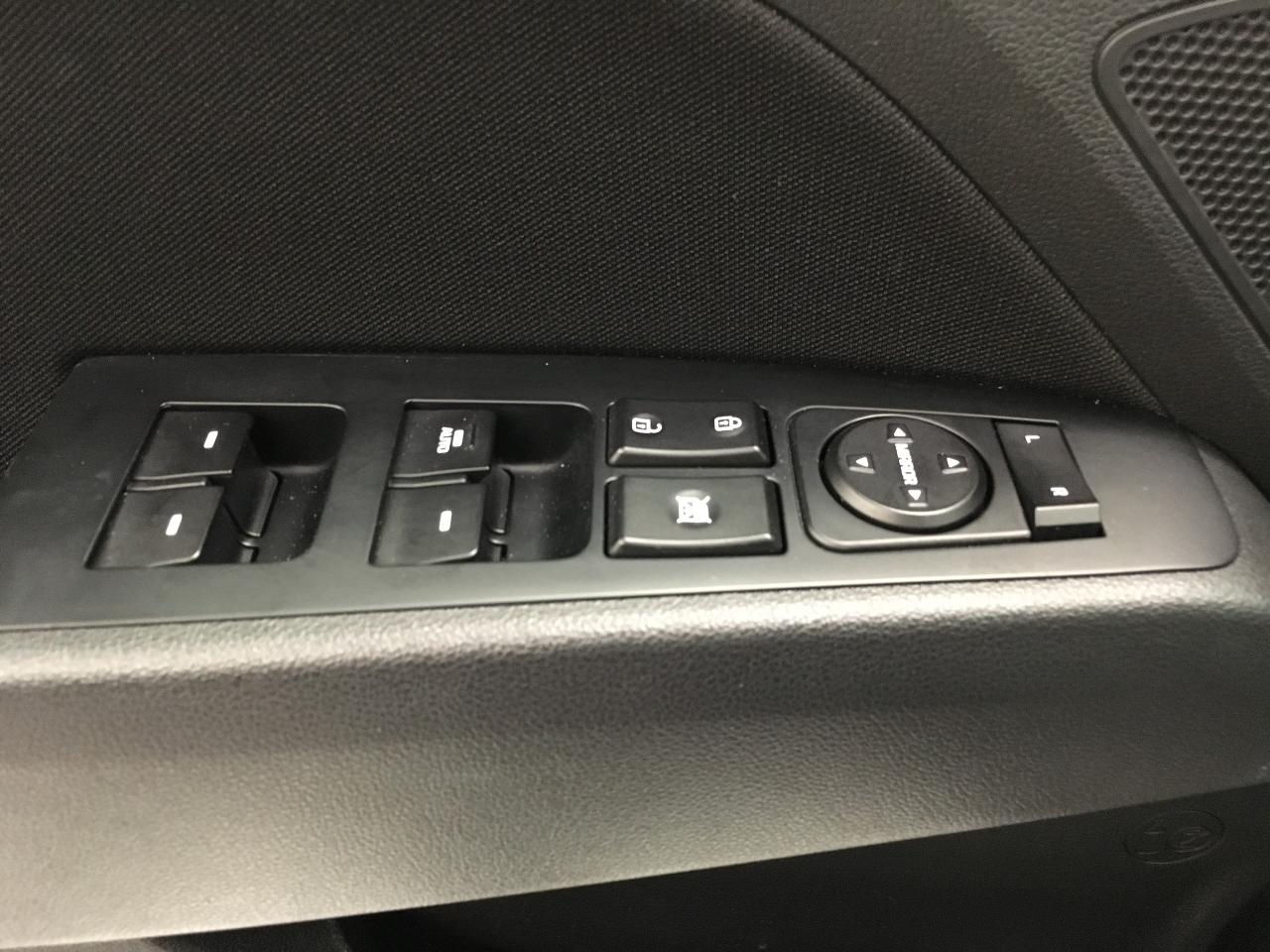 2017 Hyundai Elantra GL+ApplePlay+BSM+Camera+Heated Seats+ACCIDENT FREE - Photo #56