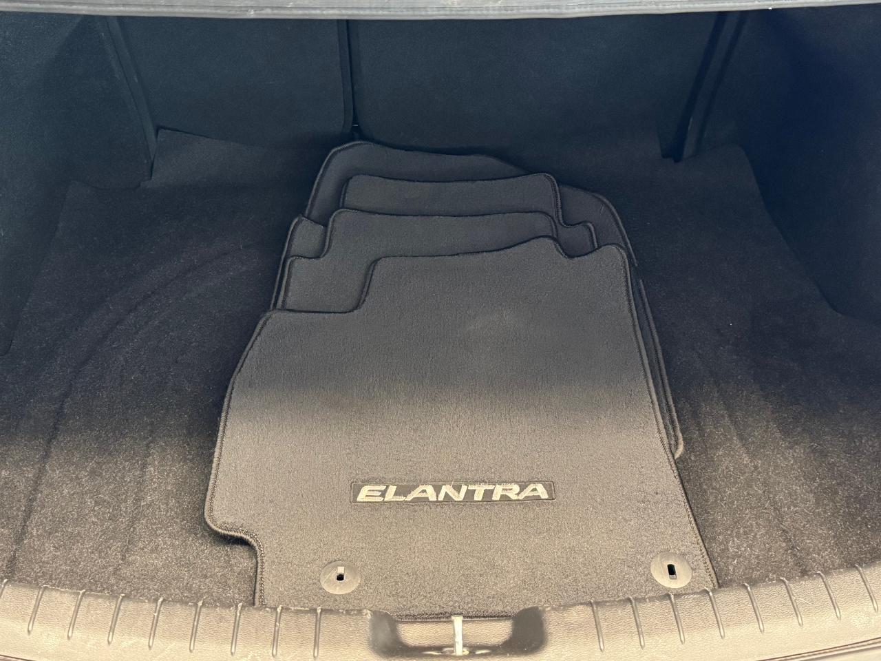 2017 Hyundai Elantra GL+ApplePlay+BSM+Camera+Heated Seats+ACCIDENT FREE - Photo #28