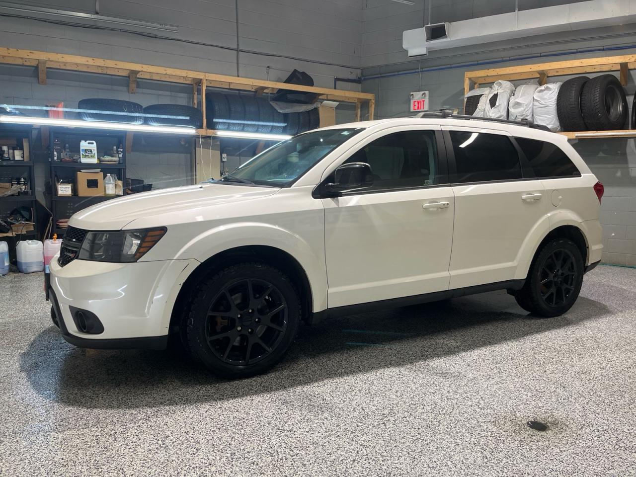 Used 2015 Dodge Journey BLACKTOP * 8.4-inch touchscreen * 19-inch Gloss Black aluminum wheels * Gloss Black exterior mirrors * Gloss Black fascia applique * Black headlamp be for sale in Cambridge, ON