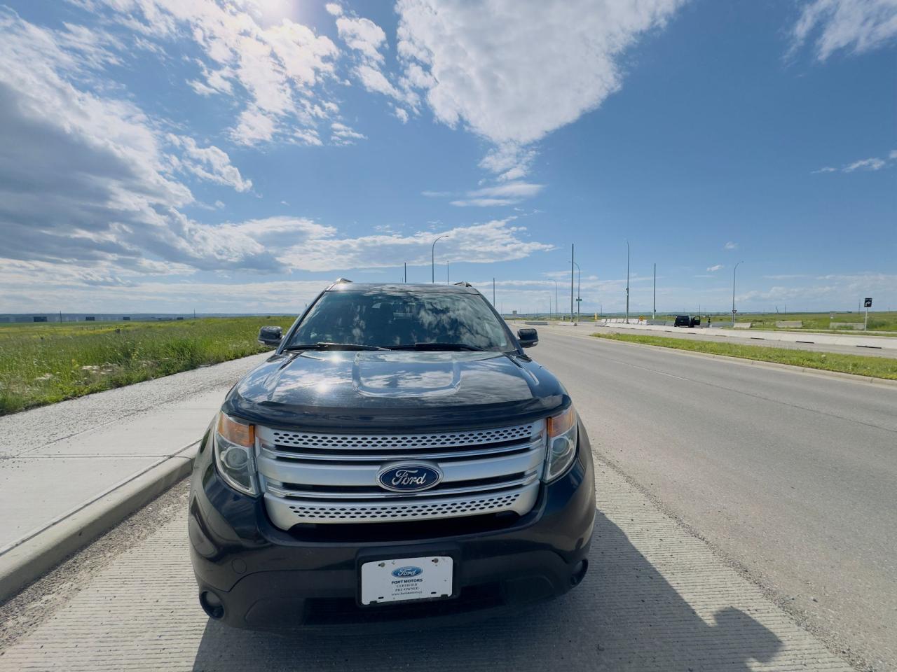 Used 2014 Ford Explorer XLT 4WD 4dr for sale in Calgary, AB