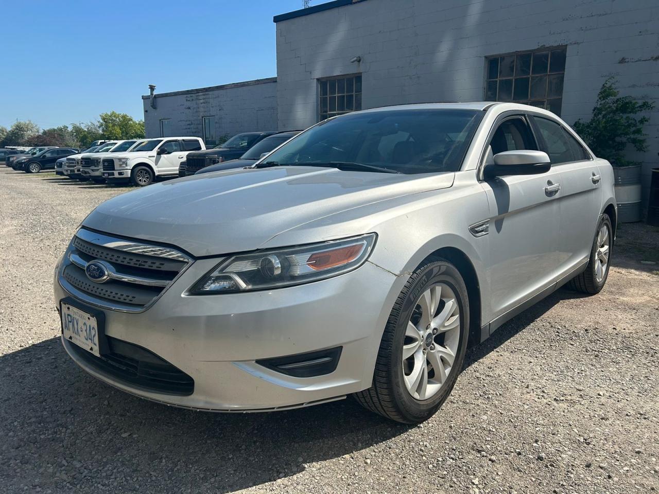 Used 2011 Ford Taurus SEL *Runs & Drives Excellent/Only 180000 kms* for sale in Hamilton, ON