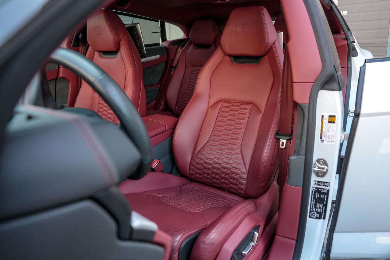 2020 Lamborghini Urus  - Photo #12