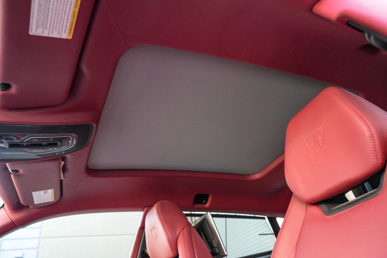 2020 Lamborghini Urus  - Photo #18