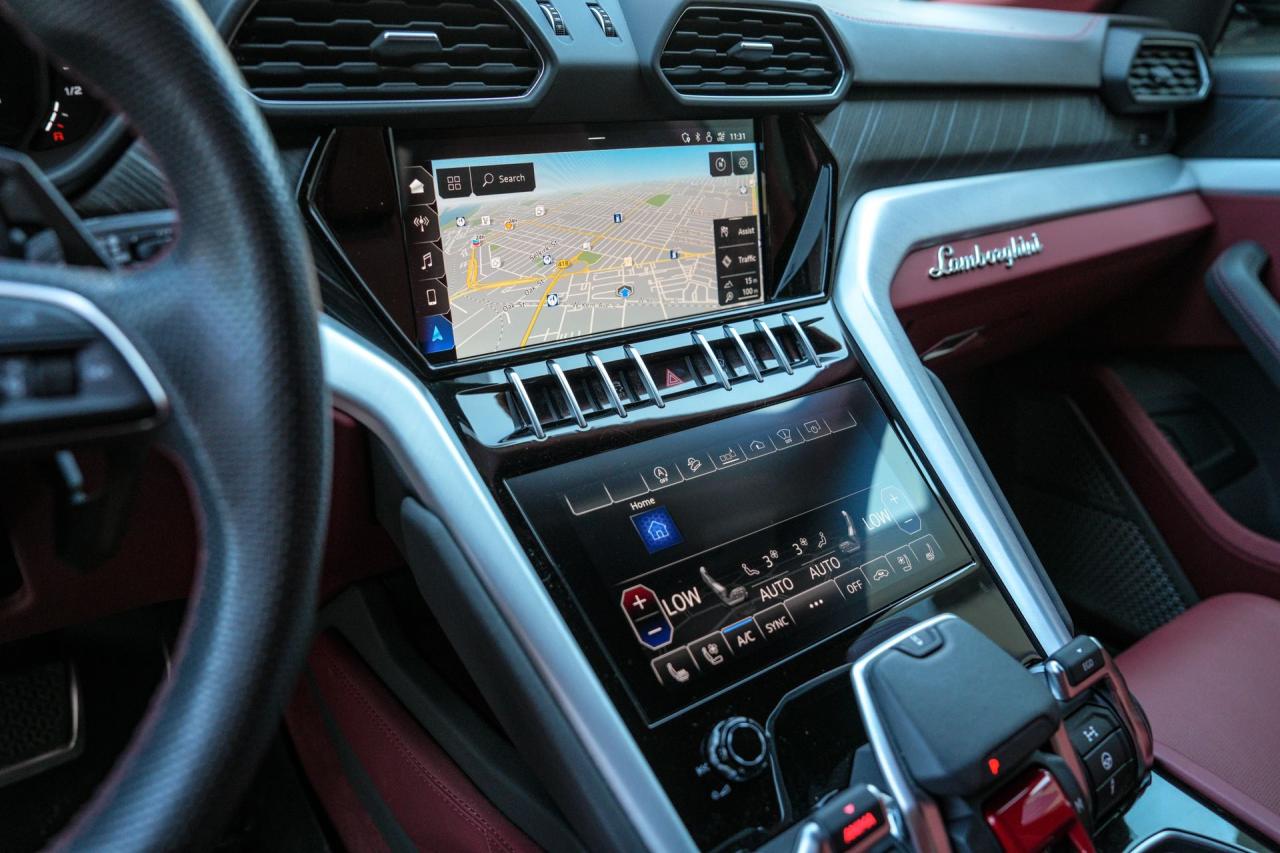 2020 Lamborghini Urus  - Photo #15