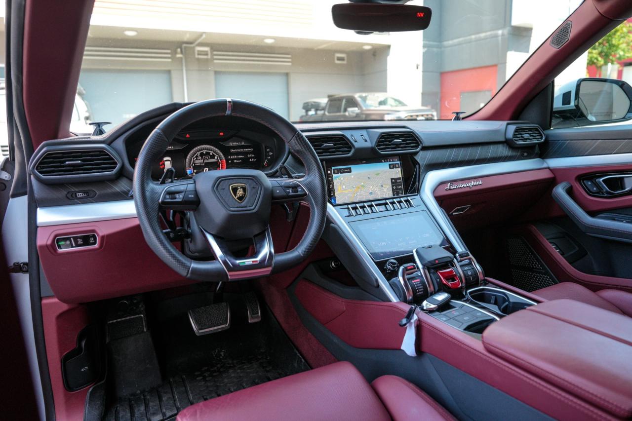 2020 Lamborghini Urus  - Photo #13
