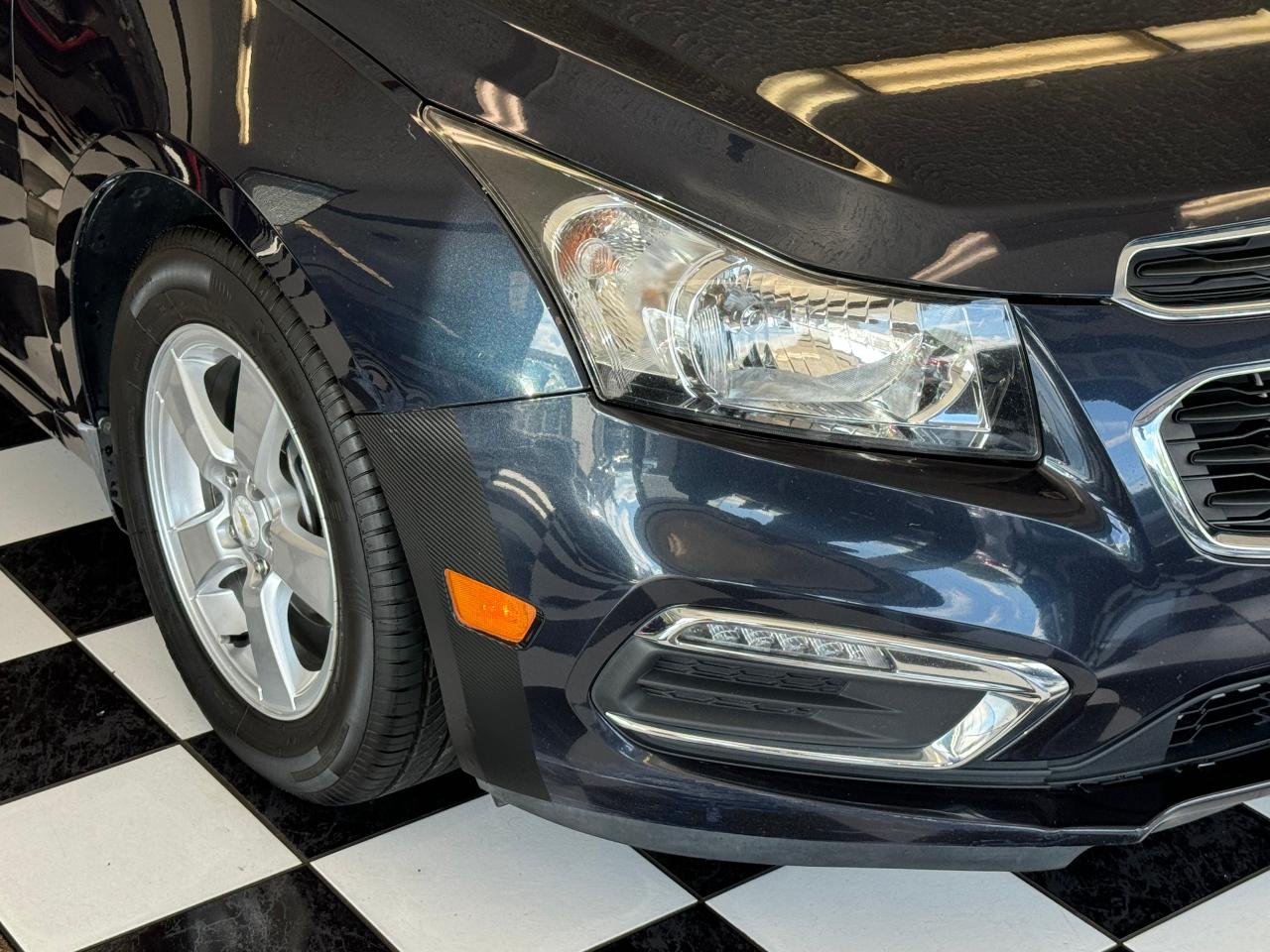 2015 Chevrolet Cruze 2LT++Camera+Heated Leather+Roof+GPS+CLEAN CARFAX - Photo #32