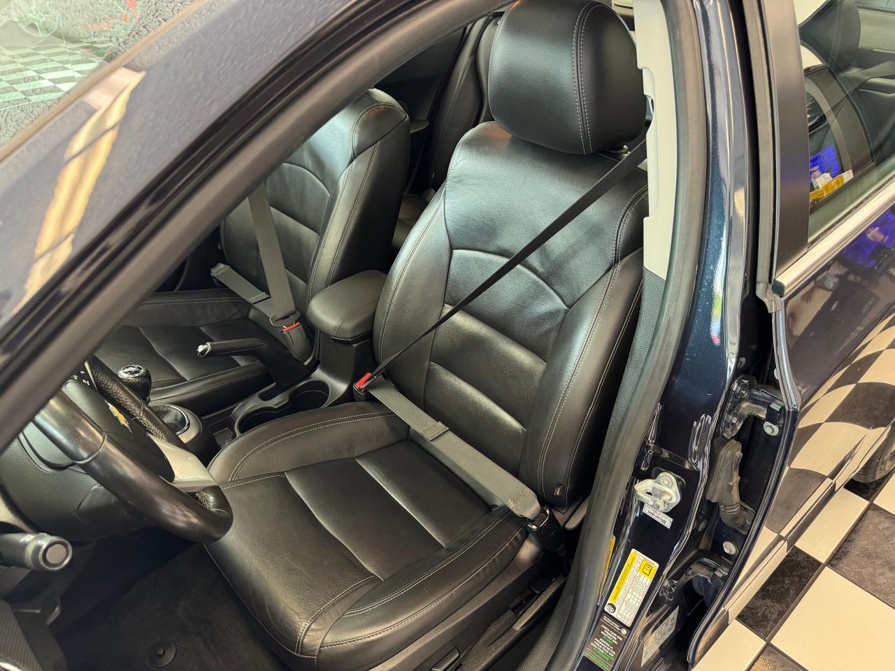 2015 Chevrolet Cruze 2LT++Camera+Heated Leather+Roof+GPS+CLEAN CARFAX - Photo #19
