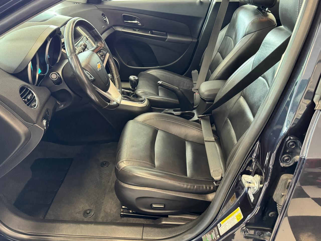 2015 Chevrolet Cruze 2LT++Camera+Heated Leather+Roof+GPS+CLEAN CARFAX - Photo #18